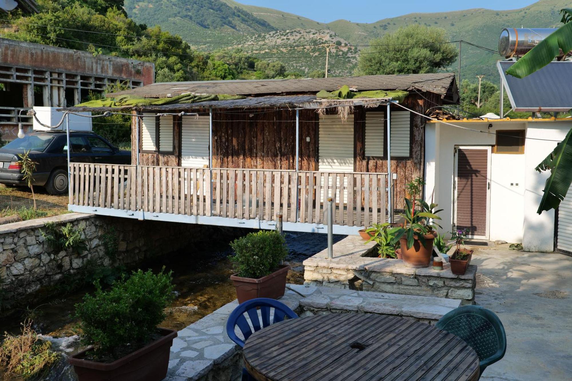 Tropikal Freskia Bunec Sarandë Buitenkant foto