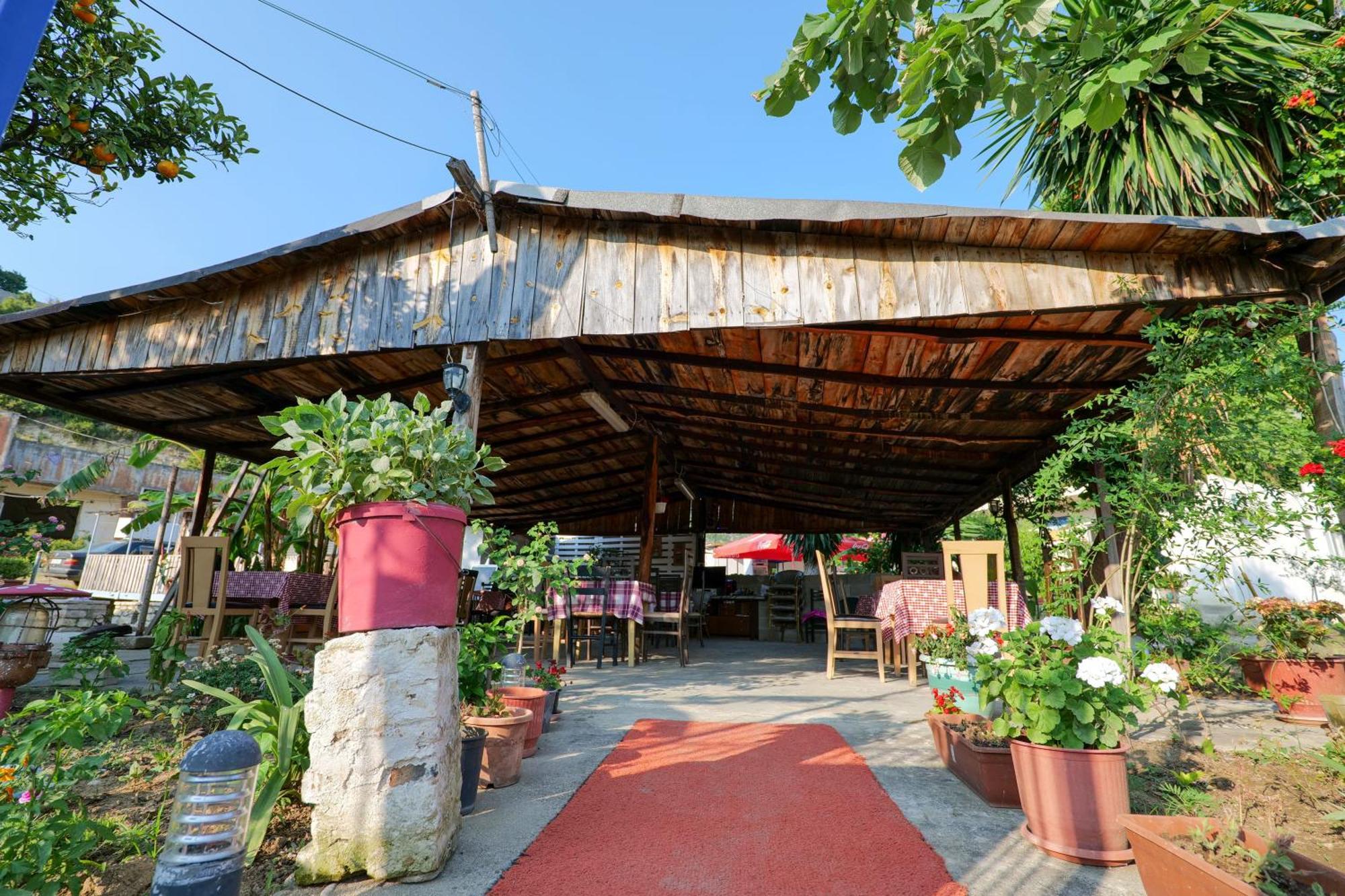 Tropikal Freskia Bunec Sarandë Buitenkant foto