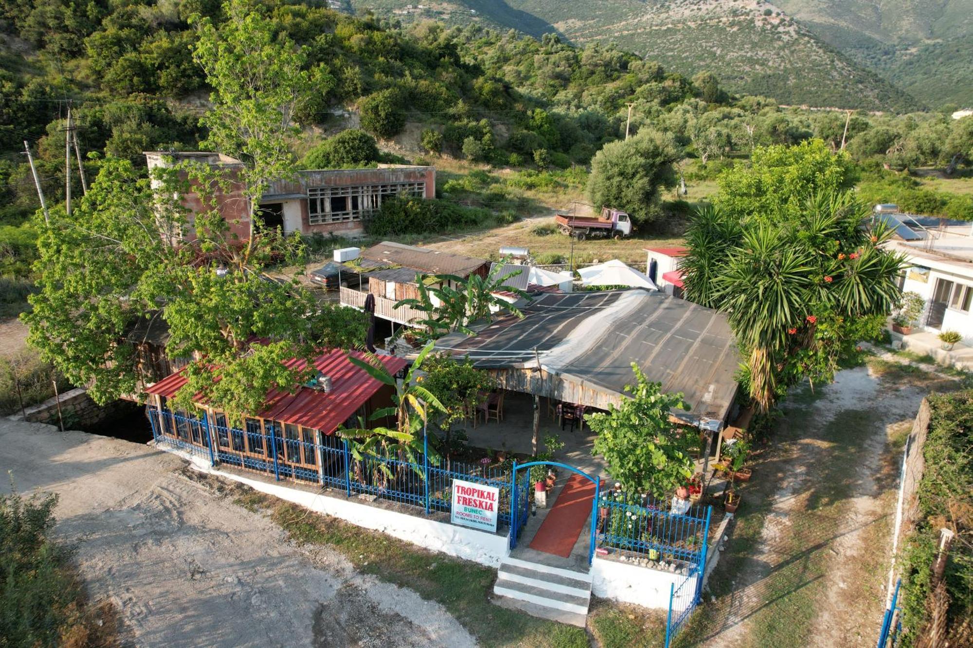 Tropikal Freskia Bunec Sarandë Buitenkant foto