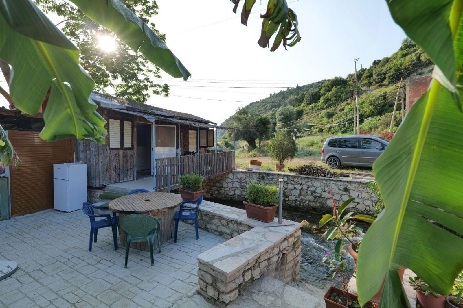 Tropikal Freskia Bunec Sarandë Buitenkant foto